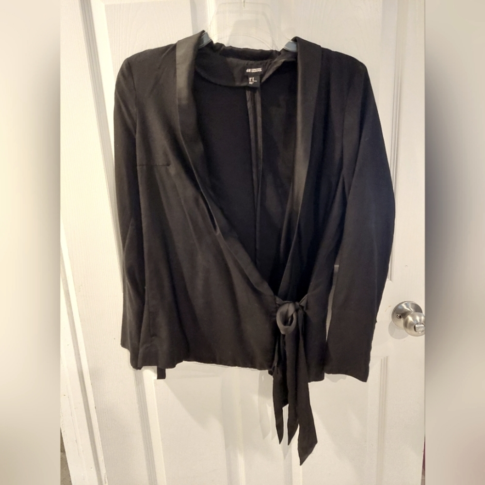 Black crossover blouse from H&M